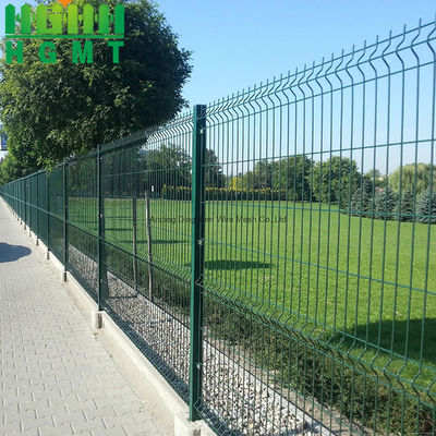High Security 3d Fence Barbed Wire Garden Building PVC Coated Galvanized 3d Curved Security Fence Bangunan ini memiliki desain yang sangat unik.