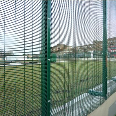 358 4,0mm Anti Climb Security Fencing Green Grey Pvc Dicat Galvanis