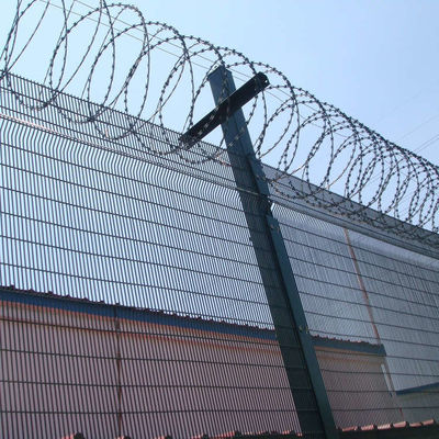 Razor Barbed Wire 358 Anti Climb Security Fence Penjara Bandara Las Mesh
