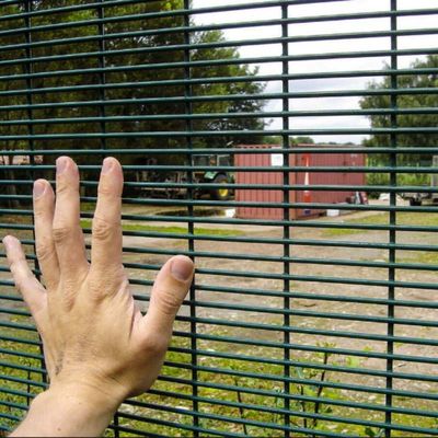 Panel Pagar Keamanan Galvanis Kustom 358 Logam Komersial Anti Panjat