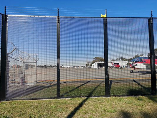 Heavy Gauge Small Hole Welded Wire Mesh Pagar Keamanan Tinggi 358 Anti Climb