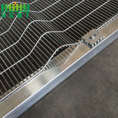 Green Powder Coated Metal Welded Mesh 358 Anti Climb Fence Untuk Keamanan Rumah