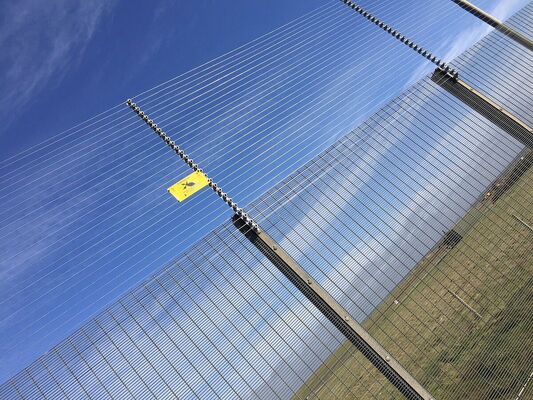 Semua Musim Electric Security Fence Low Maintenance Anti Korosi