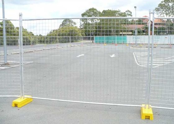 1.8*2.4m Peninggalan keamanan Situs Konstruksi Hot Dip Galvanized Fence