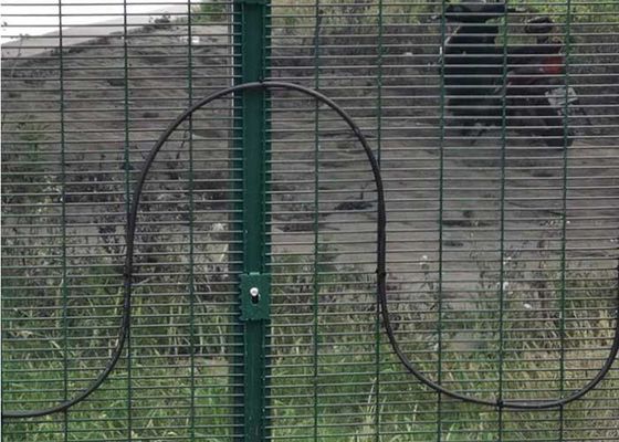 0.9m tinggi Powder Coating Anti Climb Penjara Pagar Dengan Clamp Baja