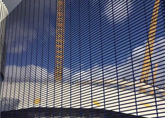 Pagar Keamanan Bandara Tugas Berat