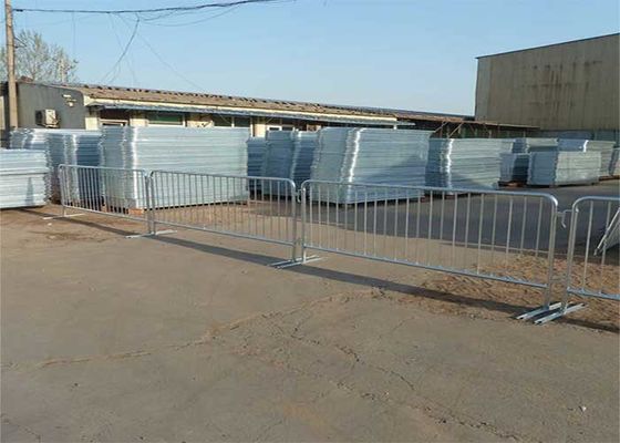 8 8,5 kaki Metal Crowd Control Barrier Permukaan dilapisi PVC