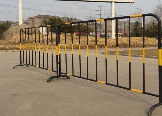 2500m lebar Metal Crowd Control Barrier Barrier Pejalan kaki yang bisa ditarik