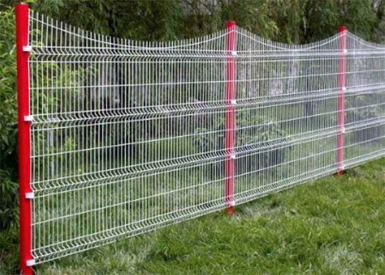 PE dilapisi 50 * 200mm Wire Mesh Pagar Keamanan persegi panjang Post Cocok