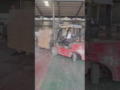 Pabrik sedang melakukan proses galvanisasi dan pembengkokan hot-dip