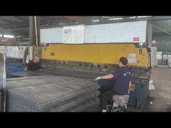 Pagar V mesh dibengkokkan dengan mesin