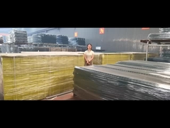 bubuk dalam jumlah besar dilapisi hijau